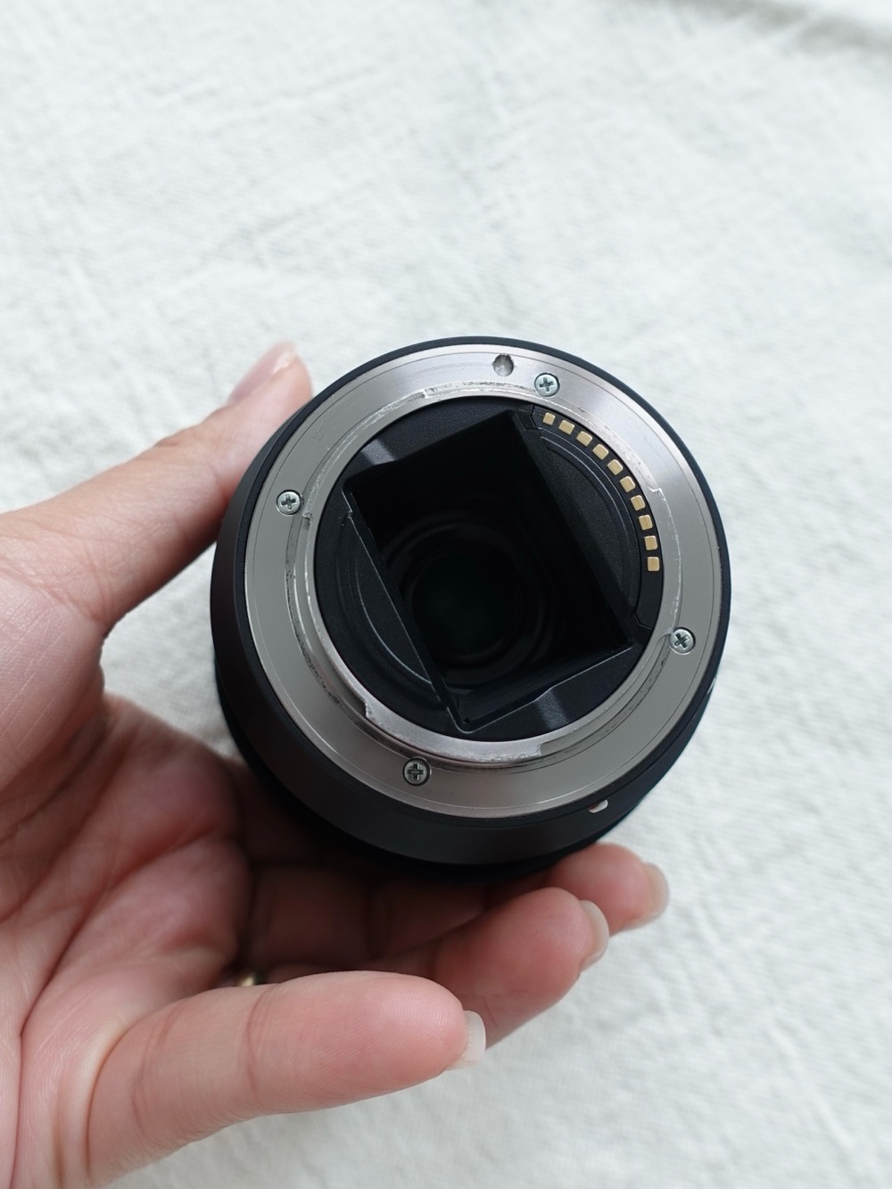 Sony FE 28-70mm f/3.5-5.6 OSS Full Frame E-Mount Zoom Lens (SEL2870) - Picture 5 of 7